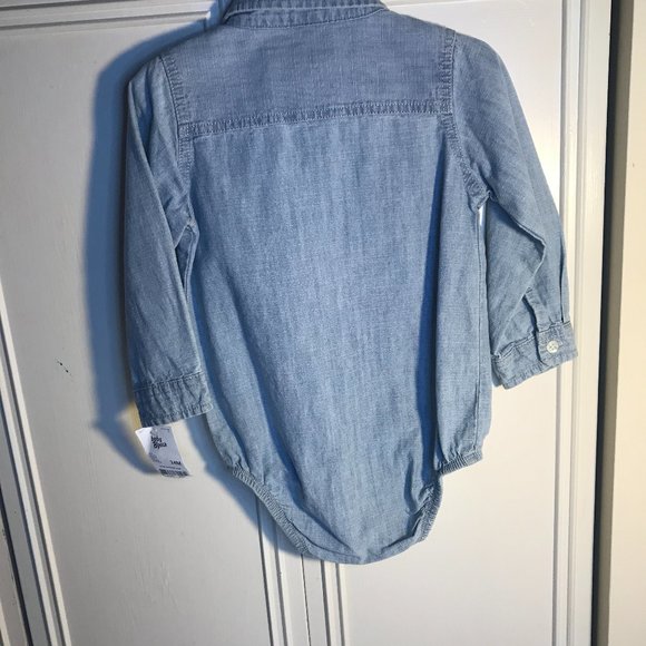 Oshkosh B'gosh button-front bodysuit size 24M - Picture 2 of 12